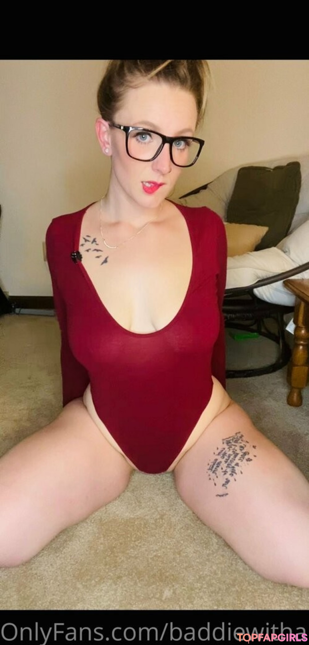 baddiewithanosering model erotic photo