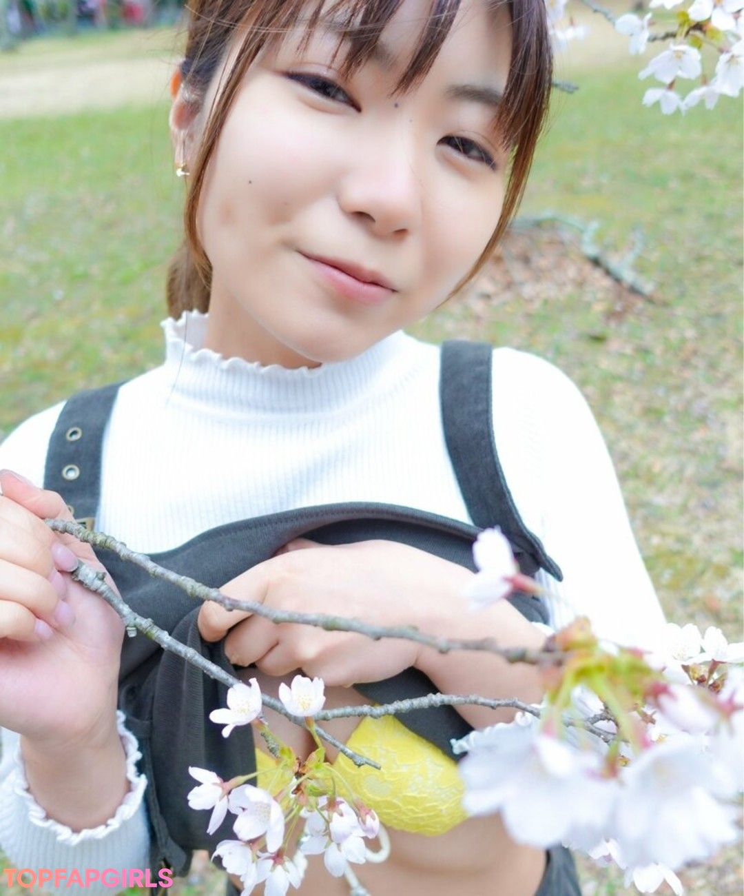 Natsuki Tanaka art model images