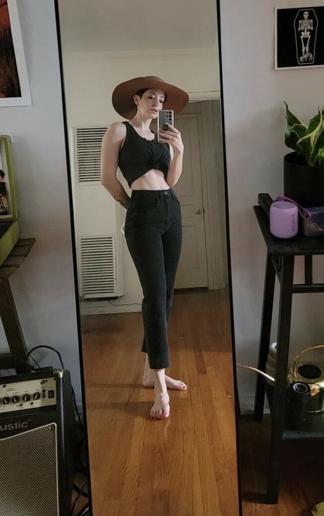 lesbian milf onlyfans free img