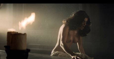 Anya Chalotra pretty star gallery