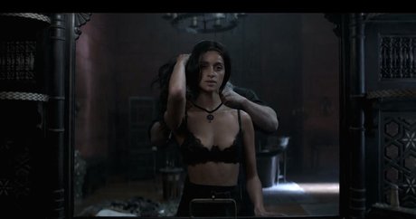 Anya Chalotra model hot img