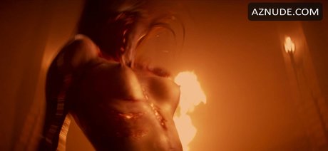 Anya Chalotra hd actress pic