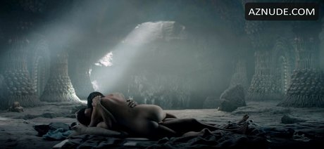 Anya Chalotra erotic star pics