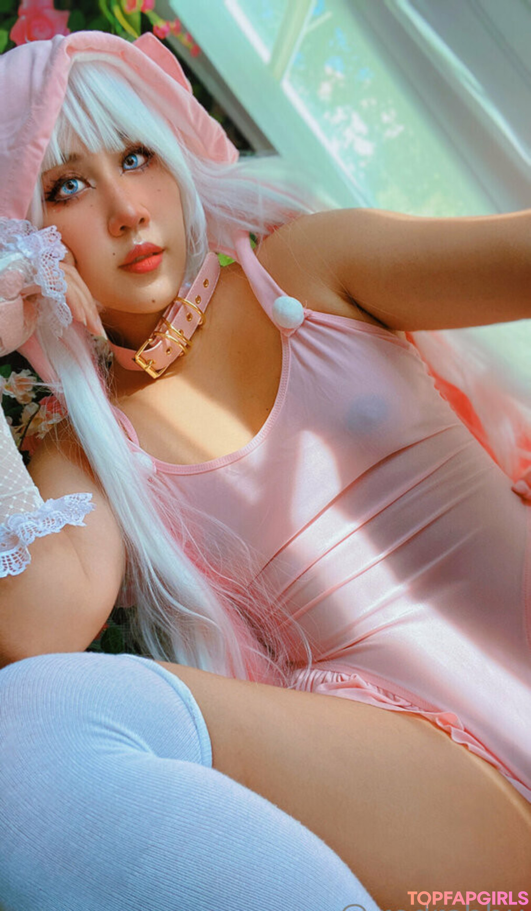 RedRabbu star naked photo