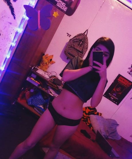 scarmoon22 erotic actress pic