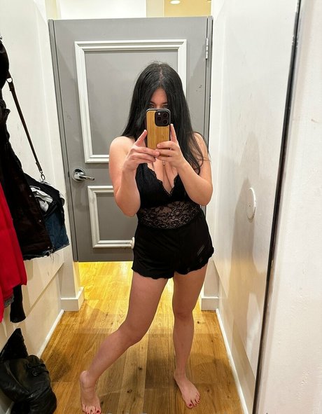 thewhisperxo pornographic actress image