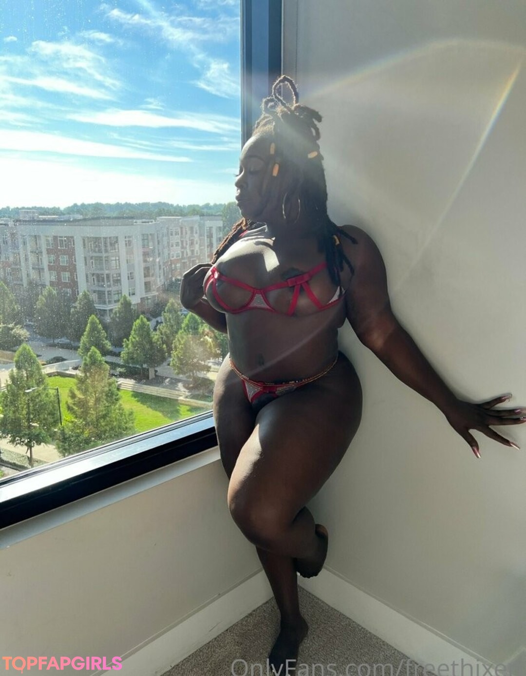 freethixen exclusive star photos
