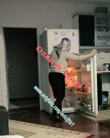 ebruozan pretty star photos