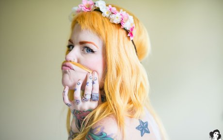 Faun model pretty img