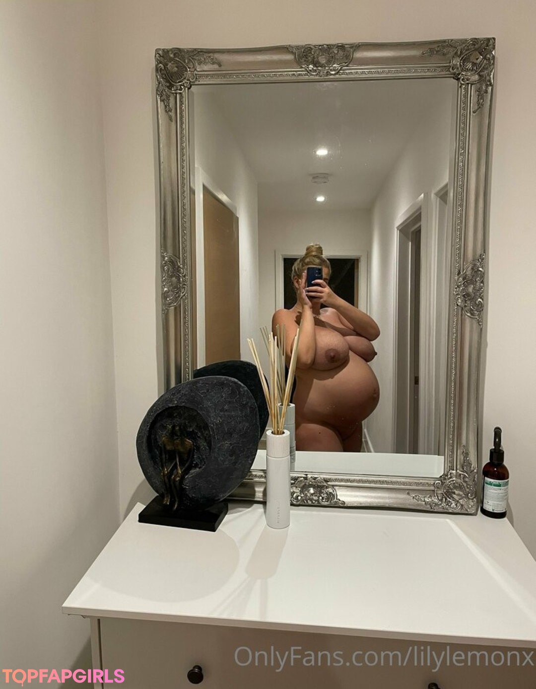 lilylemonx pornstar naked picture
