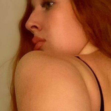 Strawberrrrycake model exclusive photo