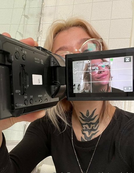 data night perfect actress img