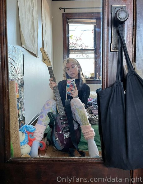 data night art star gallery