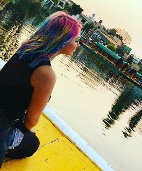 Jezz Angeles sexy actress pics