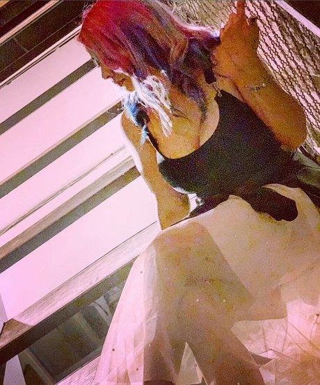 Jezz Angeles model perfect pic