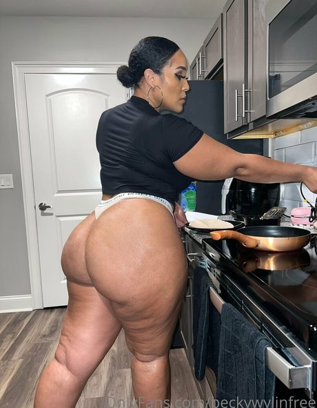 Beckkywylin model perfect photo