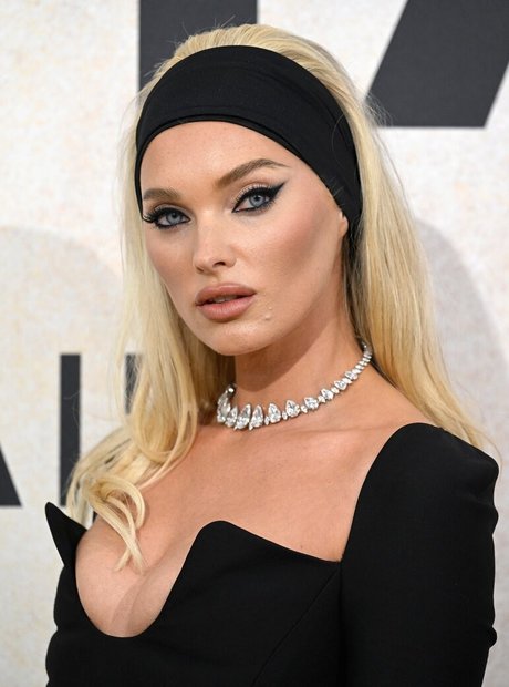 mother daughter onlyfans pornos image