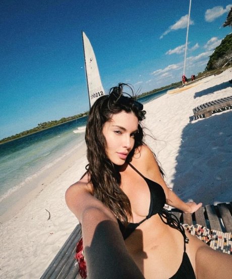 teen natural tits onlyfans nude img