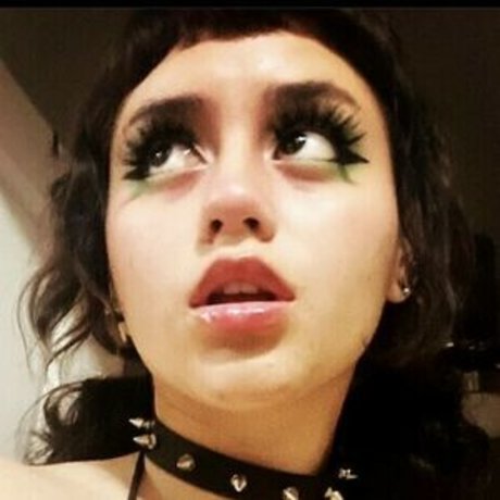 crosseyedivy star naked picture