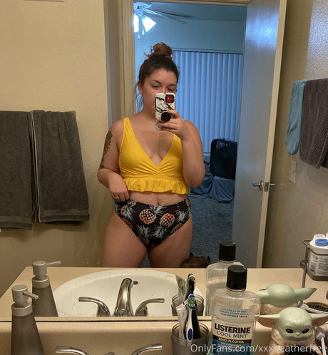 xxxheatherfree profile image