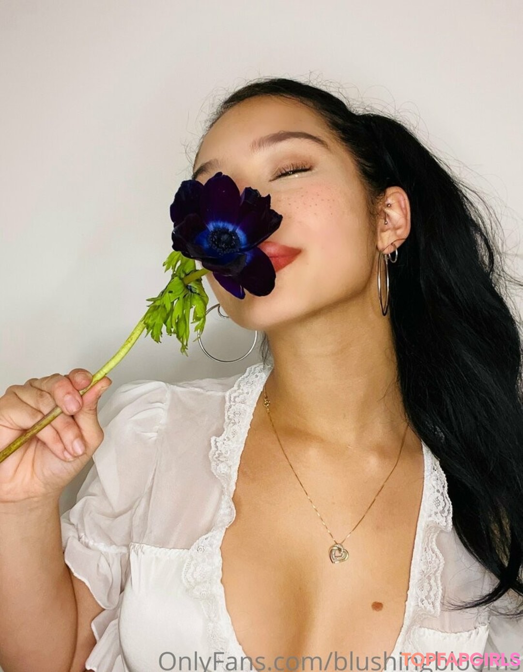 pale teen onlyfans sexy naked pic