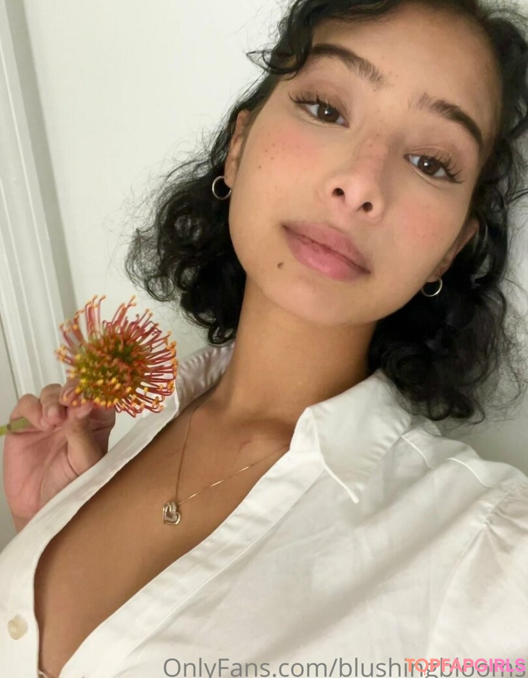 blushingblooms best actress photo