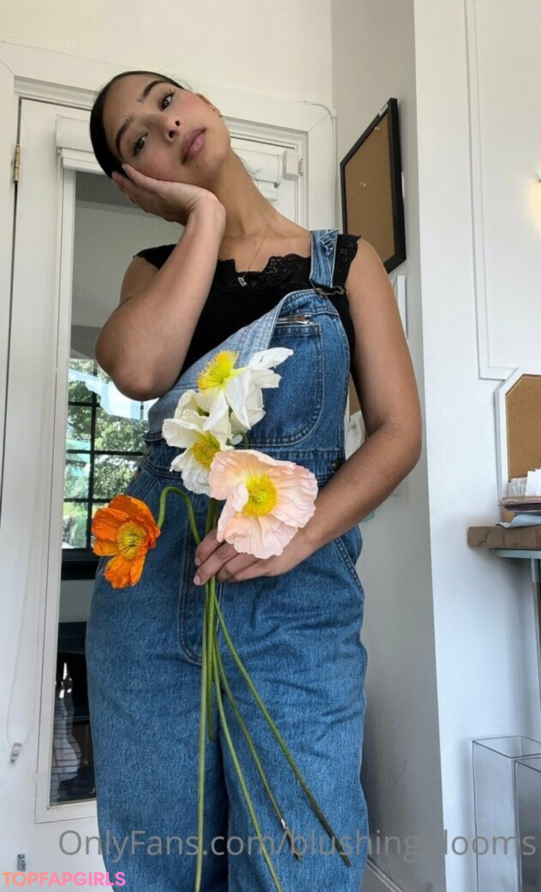 blushingblooms model top images