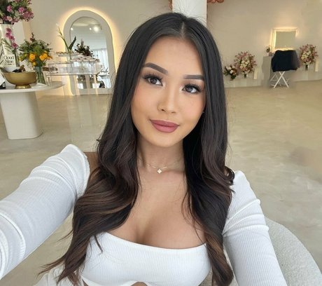 kvlietran model art pic