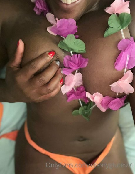 ebonyglutes01 hot star picture