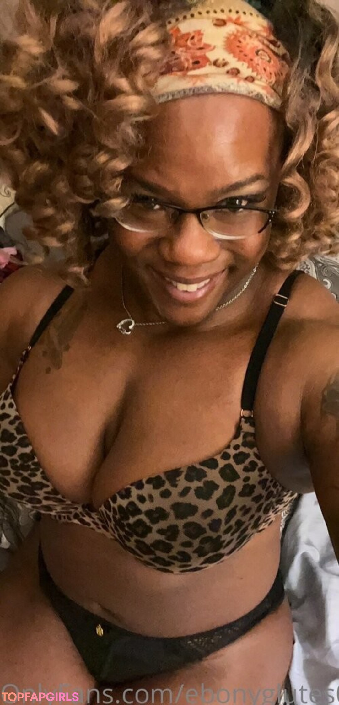 white shemale onlyfans sexy picture