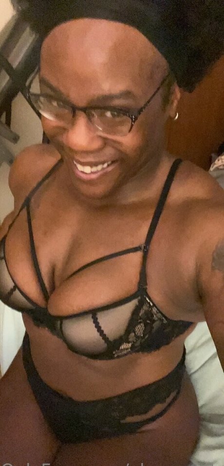 ebonyglutes01 art actress photos