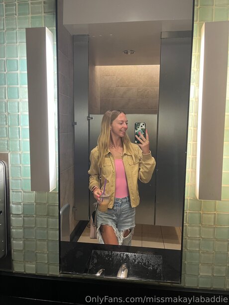 missmakaylabaddie art actress photo