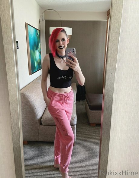 Emmy Monika pretty picture