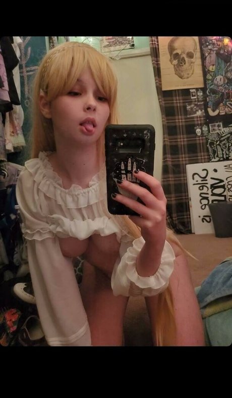 dracculala top actress pictures