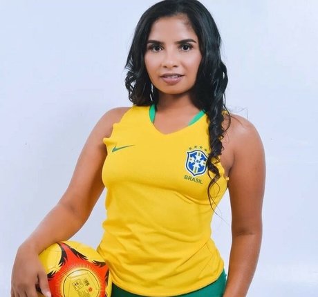 Charlene Goncalves free model pics