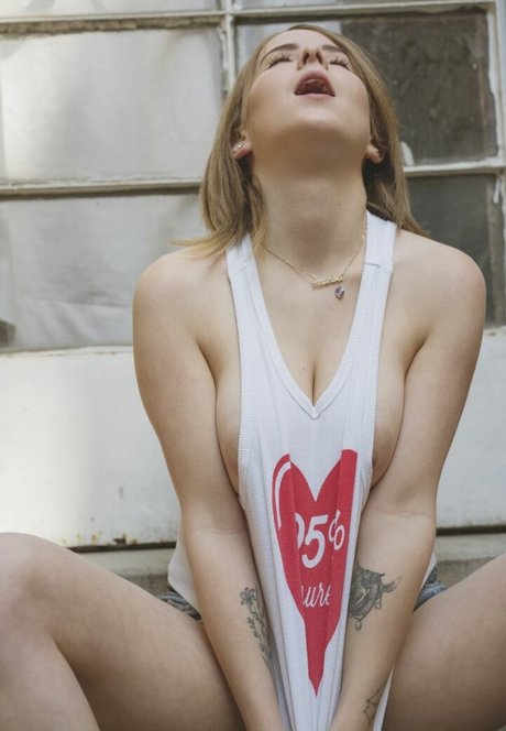 Aranza Cesarii pornstar nice photo