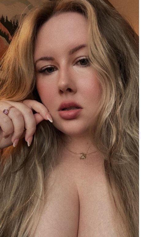 Traycee pornstar top image