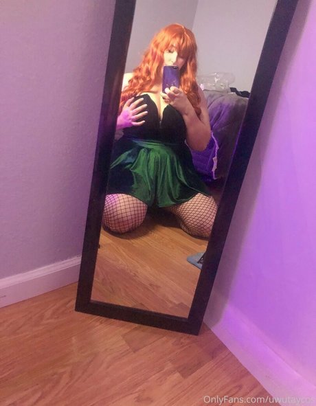 uwutaycos free actress pics