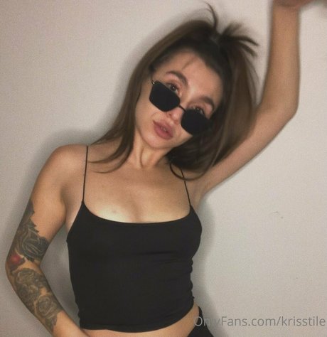 krisstile nude model image