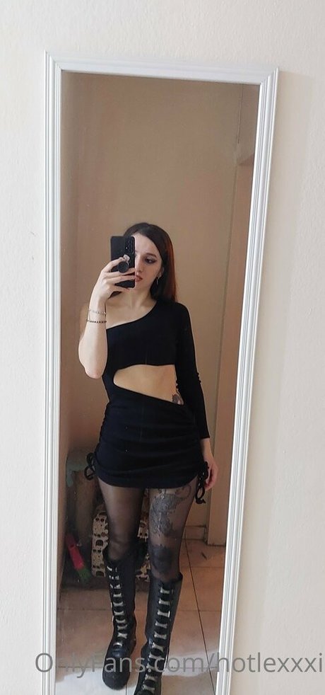 hotlexxxi nice model picture