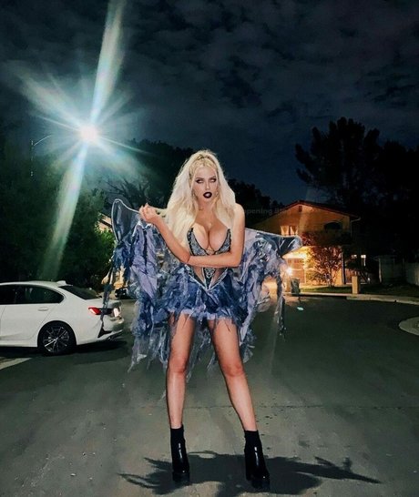 Violet Benson xxx star image