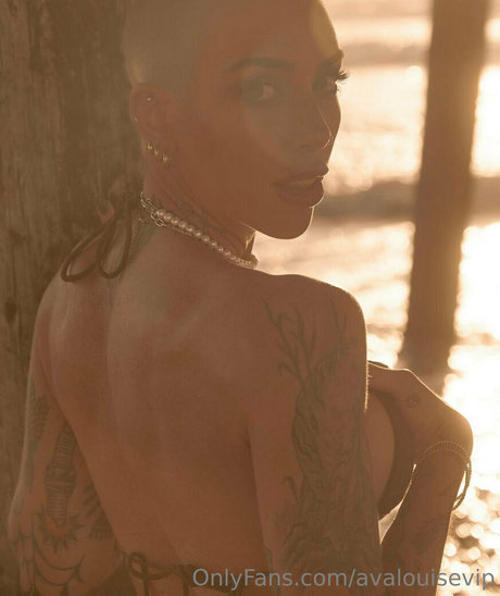 avalouisevip model hd picture