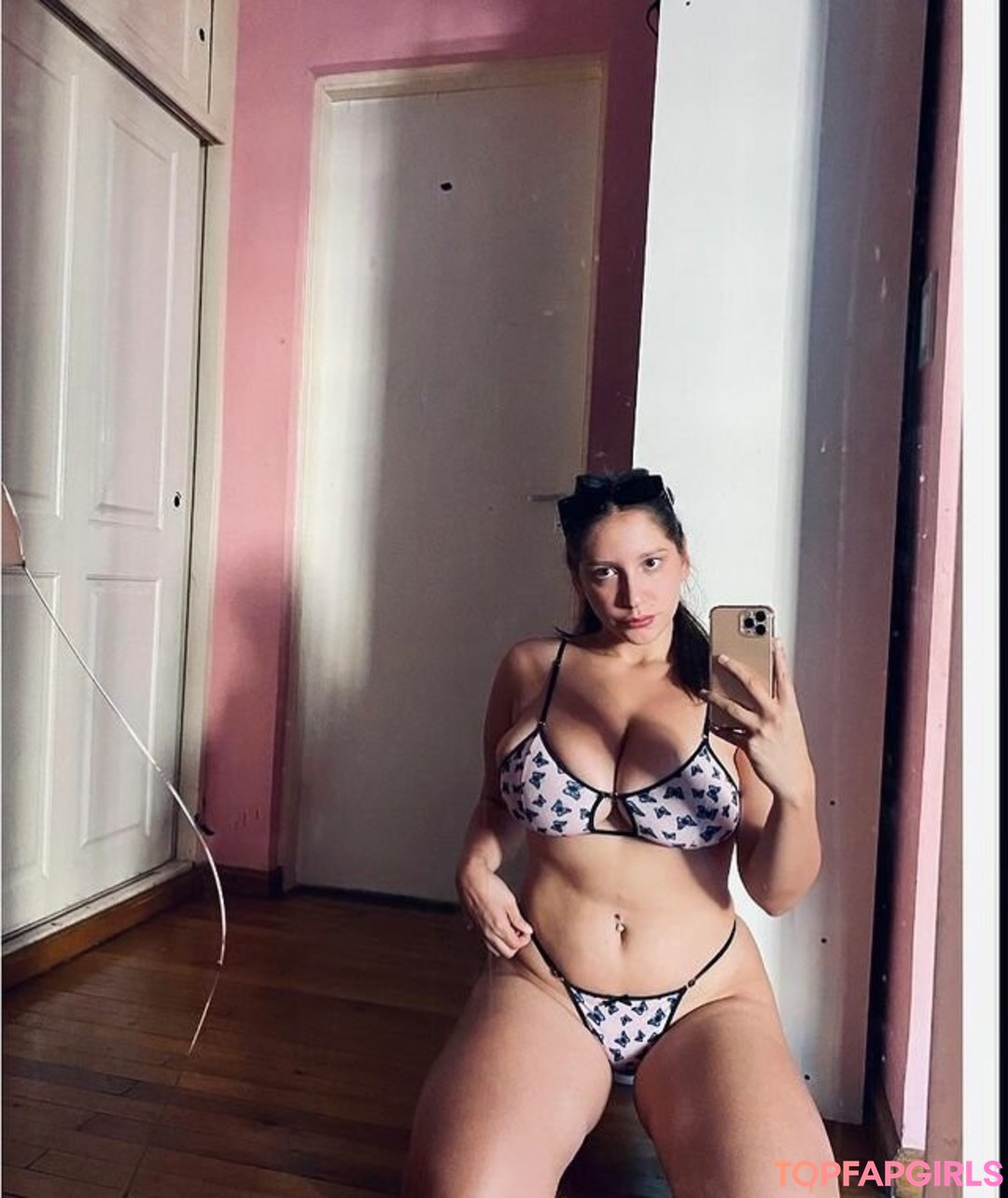 Ludmila Luquez star sexy pic