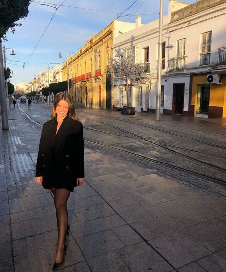 hot asian onlyfans naked photo