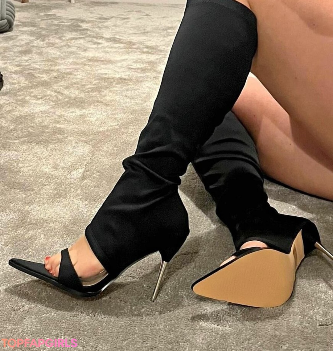 D arcy Ingle porn model img