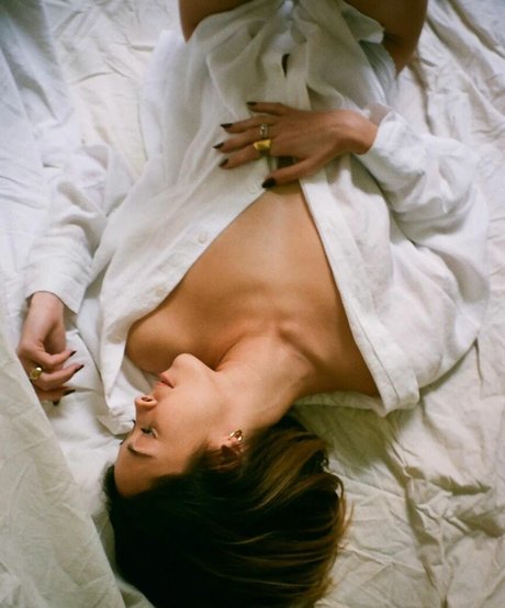 Emma Carmi xxx actress pictures