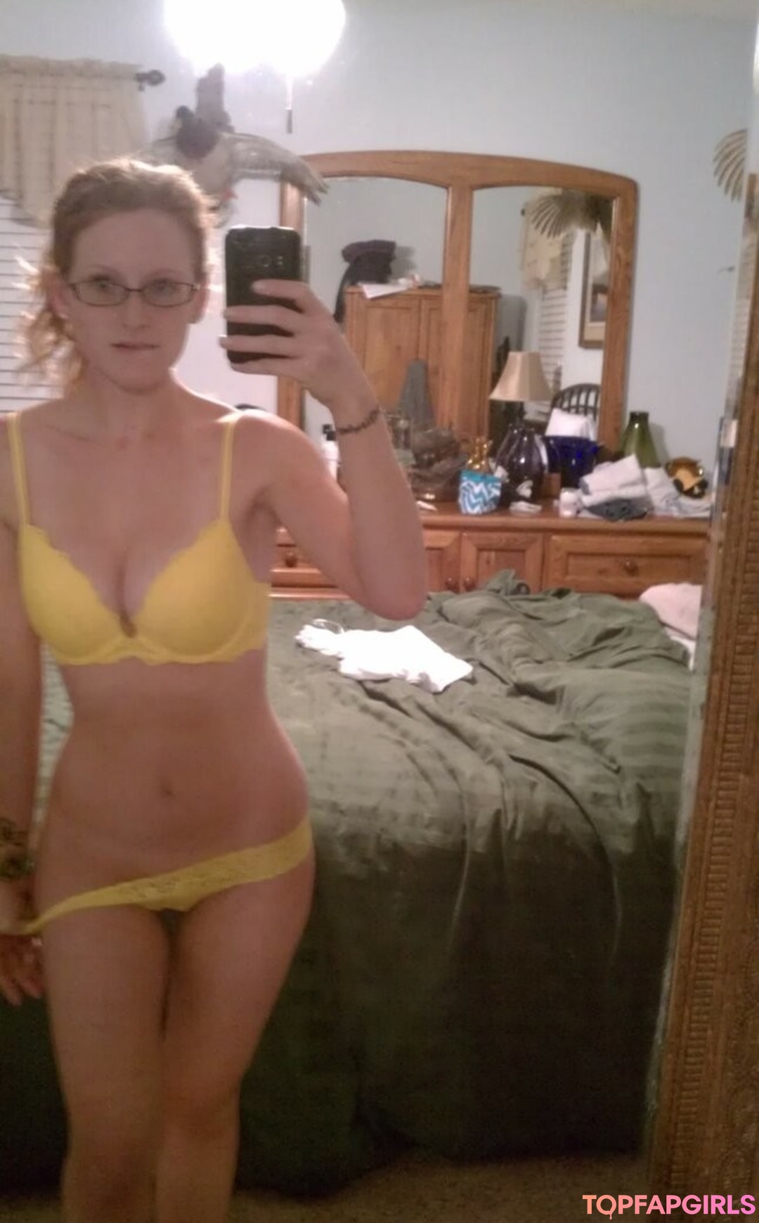 gingerthrone hd pornstar photo