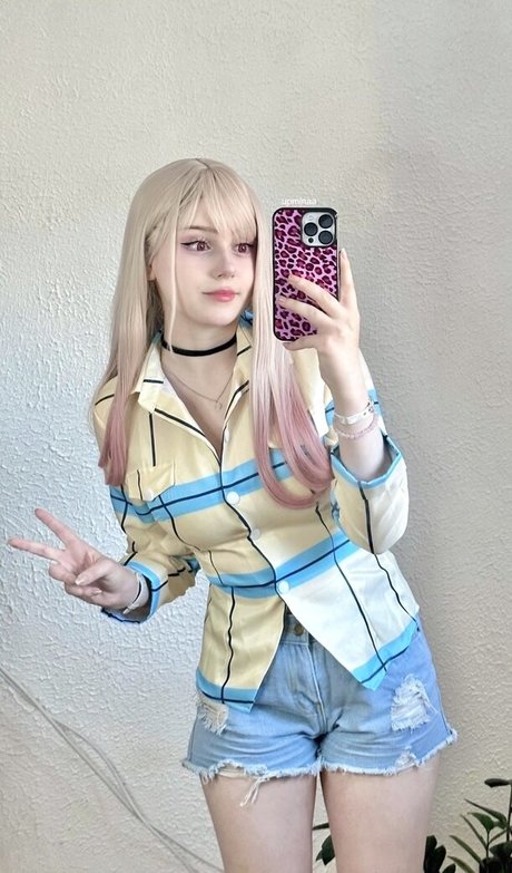 Upminaa star high quality photos