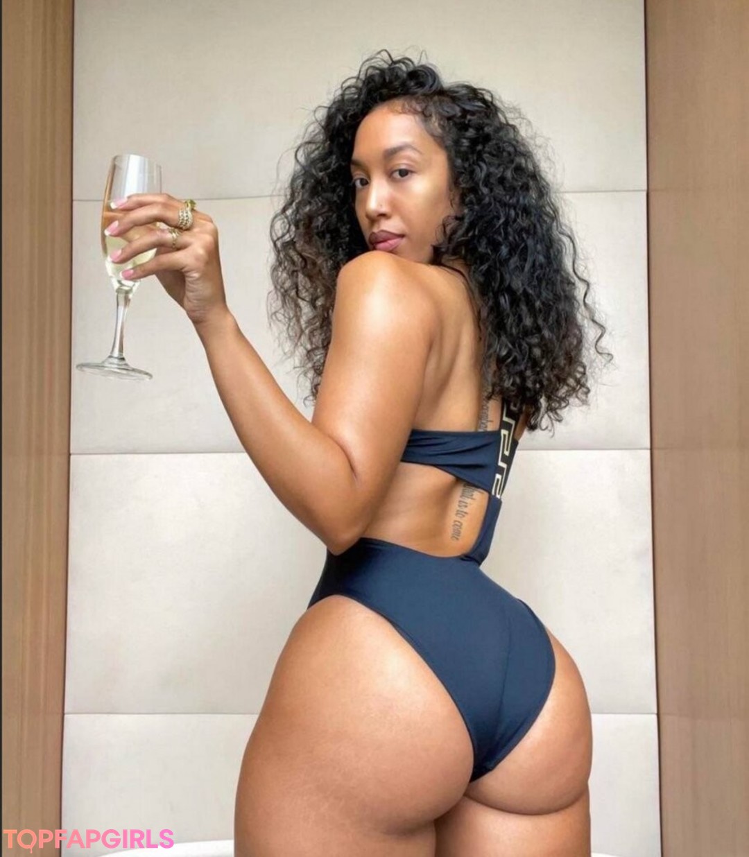 AishaaaMarie model best pics