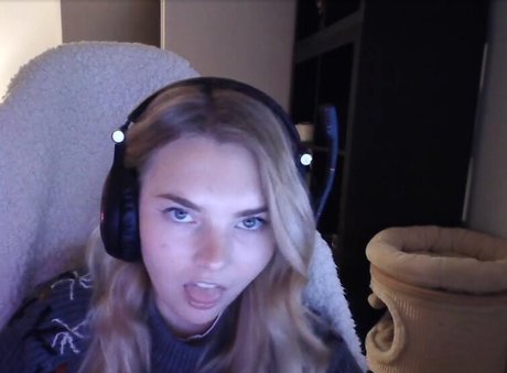 vanessaahlstrom profile image